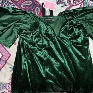 PrettyLittleThing | Dresses | Emerald Green Velvet Dress Nwt | Poshmark